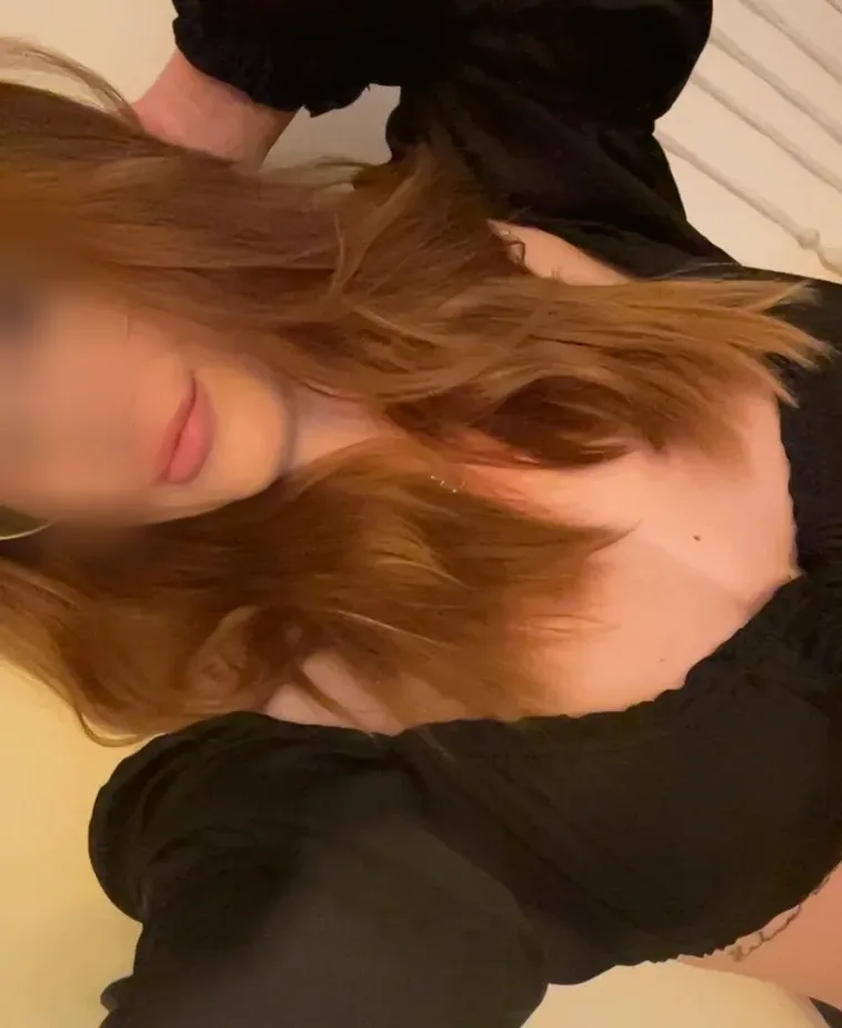 Dina, 26