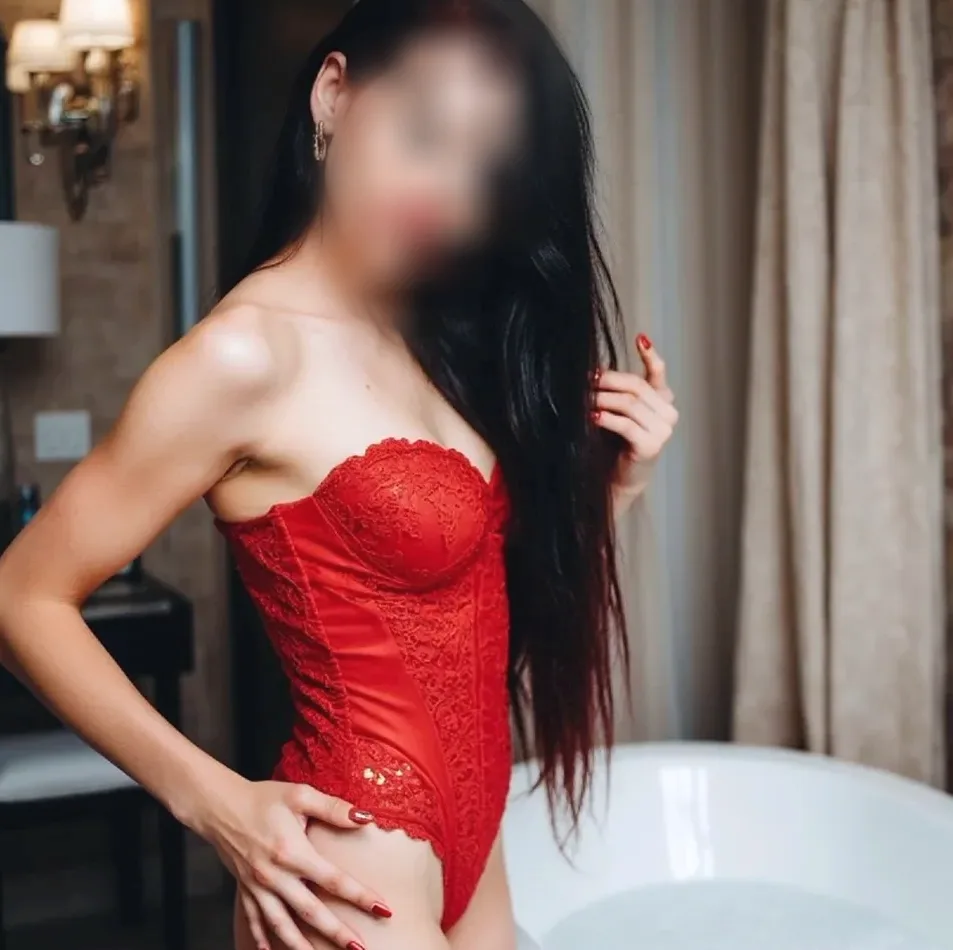 Natalie, 35