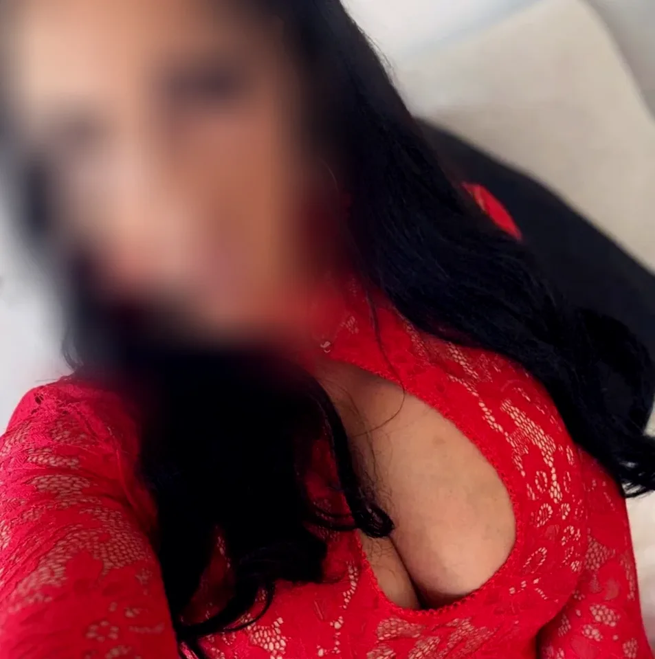Nour, 37