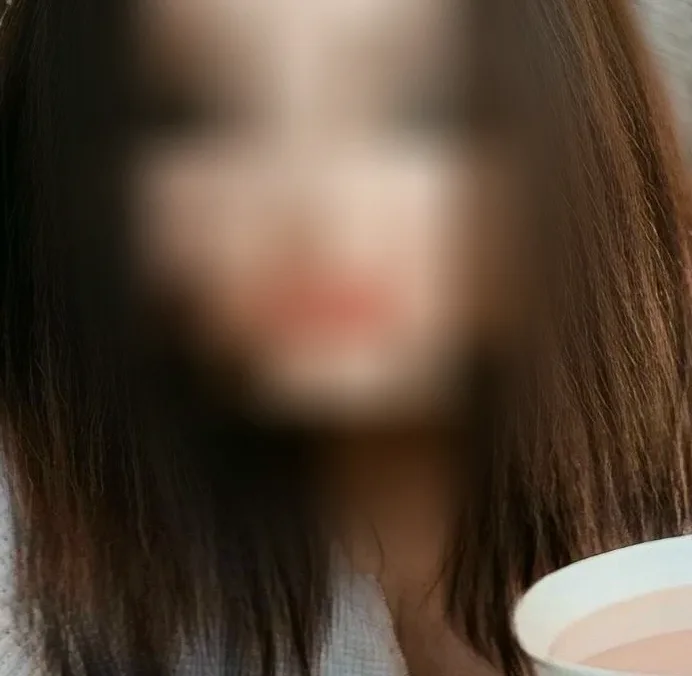 Sophie, 23