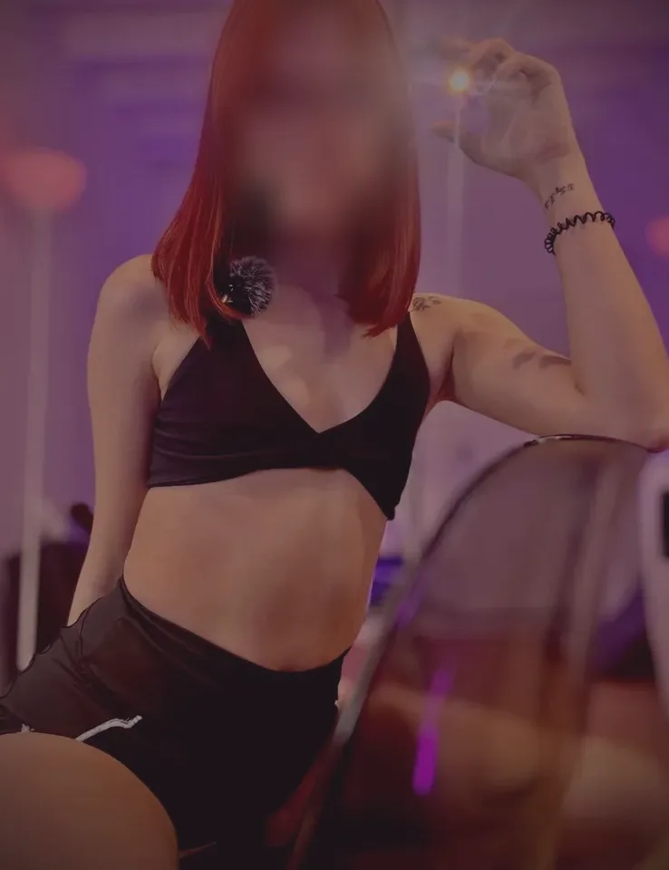 Zara, 28